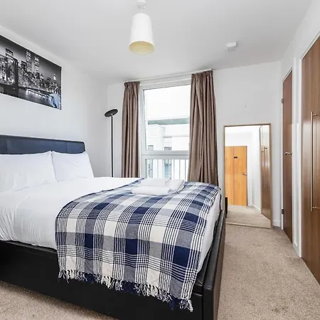 Joivy Modern 2 Bed Flat Near Inverleith Park, With Terrace And Free Parking *
