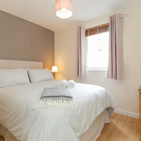 Dicksonfield Quiet Central Family With Parking Apartmán Edinburgh