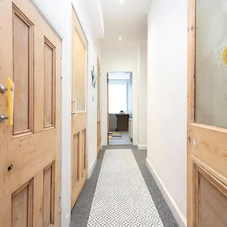 Joivy Charming Near Leith Links With Patio