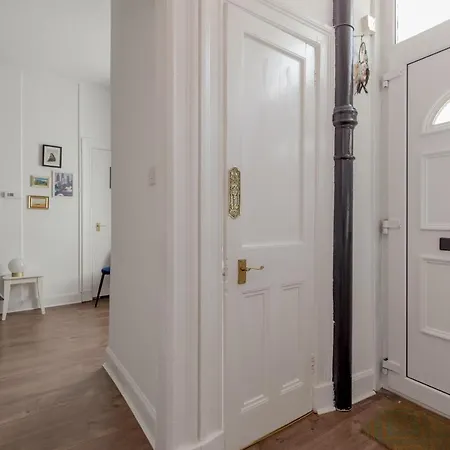 Stylish Flat In With Private Garden