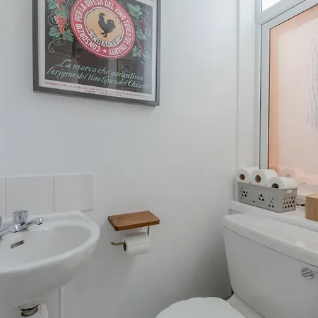 Stylish Flat In With Private Garden *