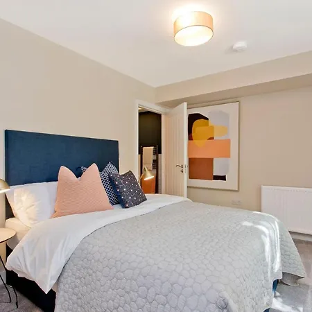 Apartamento Modern Centre 2 Bedroom 2 Bathroom Apartments, Main Door Ground With Private Parking *