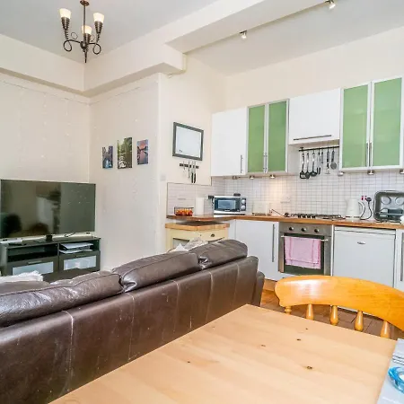 Superb 1 Bed Flat In Traditional Victorian Building - Pass The Keys Appartement
