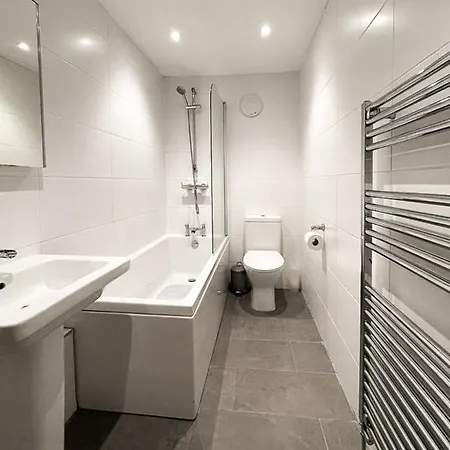 Lively & Energetic 2br On The Royal Mile 아파트