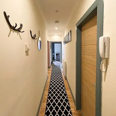 Lively & Energetic 2br On The Royal Mile 아파트