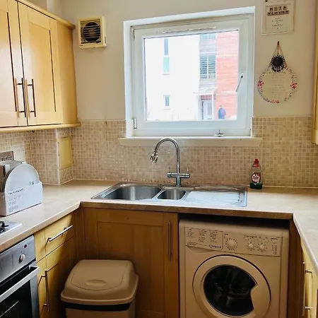 Modern 2bed 2bath Ground Floor Apartamento Edimburgo