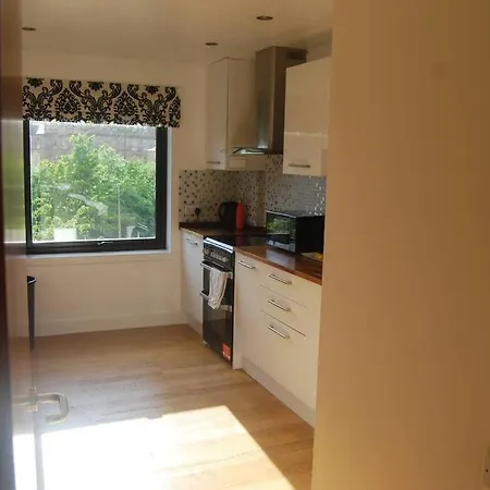 Two Bed Flat Close To Arthur's Seat And Edimburgo