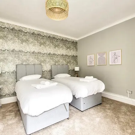 דירה Bright And Airy 3 Bedroom Traditional In Stockbridge