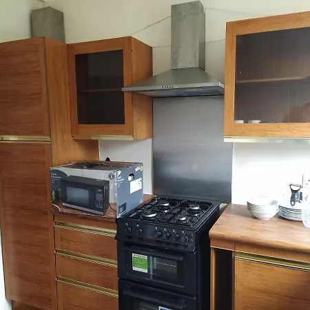 Parkhead Self Catering 2 Bedroom Flat Apartment