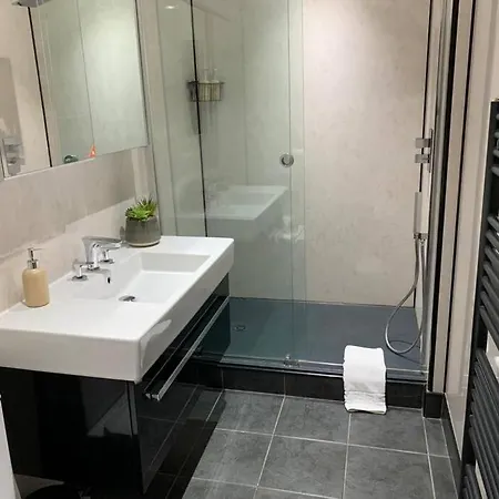 Georgian 2 Bedroom *