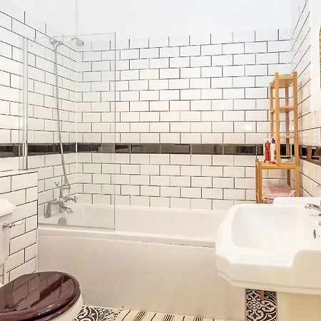 Spacious Edinburgh Apartment By The Shore - Free Street Parking *