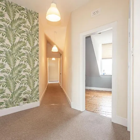 Spacious Edinburgh Apartment By The Shore - Free Street Parking 爱丁堡