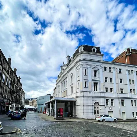 Desirable 2 Bed Near Castle Appartement *