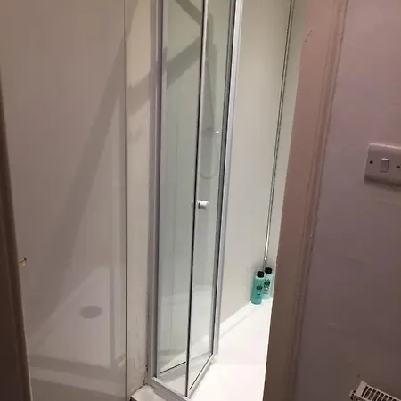 Apartment One Bedroom Flat On Ground Floor *