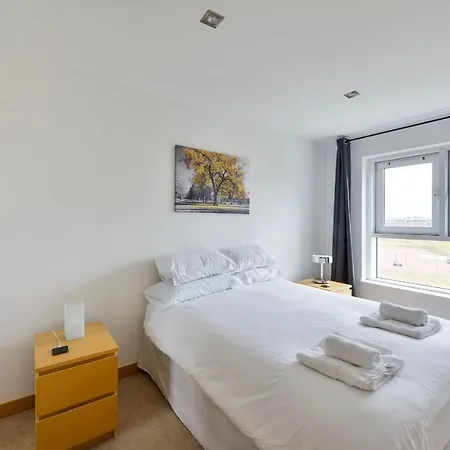 Guestready - Modern Luxury Flat In The Leith Area Of Edinburgh 公寓 *
