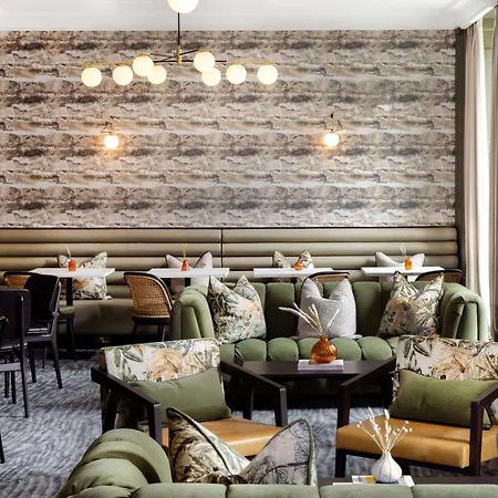 Heeton Concept Queen Street Aparthotel 4*