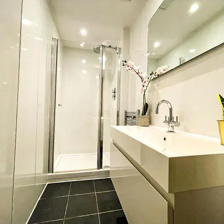 アパート Desirable 2 Bed Near Castle エディンバラ