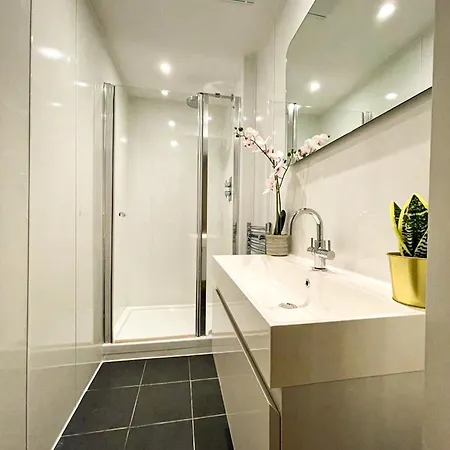 アパート Desirable 2 Bed Near Castle エディンバラ