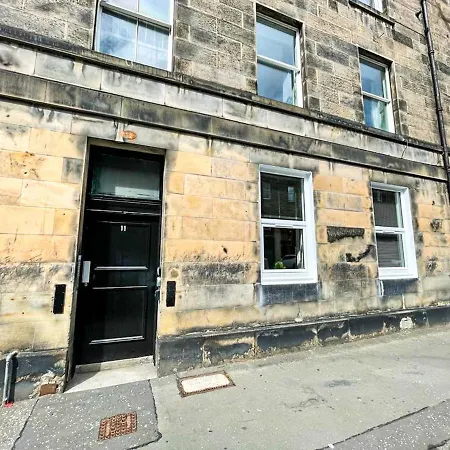 Desirable 2 Bed Near Castle * Edynburg