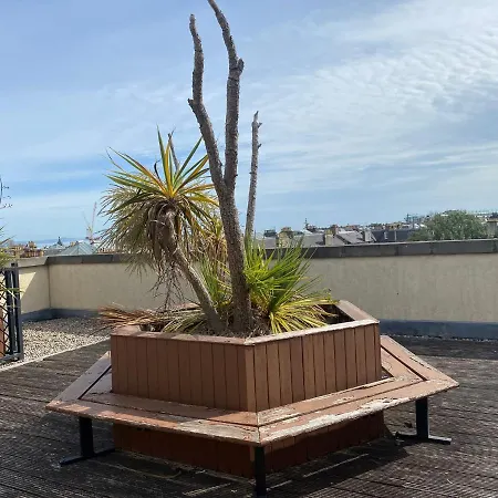 Apartment Brunswick St *