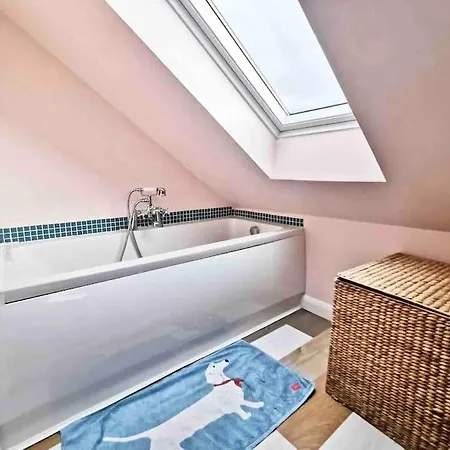 3 Bedroom Well Connected Family Free Parking * Edimburgo