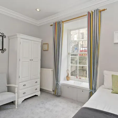 Appartement Impressive 2 Bed Apt W/ Private Entrance, New Town
