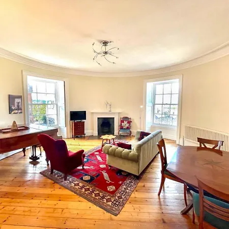 Incredible St Andrew's Sq - 2 Bed In The Sky *