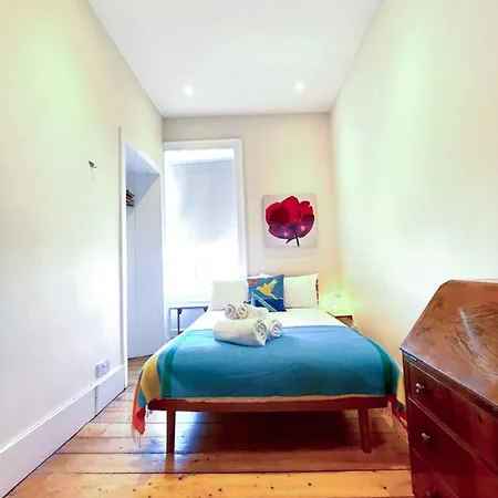 Incredible St Andrew's Sq - 2 Bed In The Sky * Edinburgh