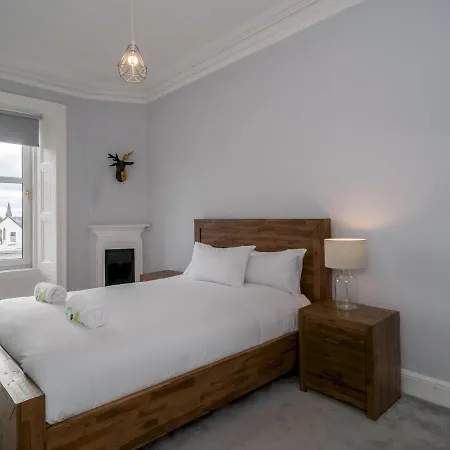 Pass The Keys Renovated And Spacious 2beds Flat In Quiet Area *