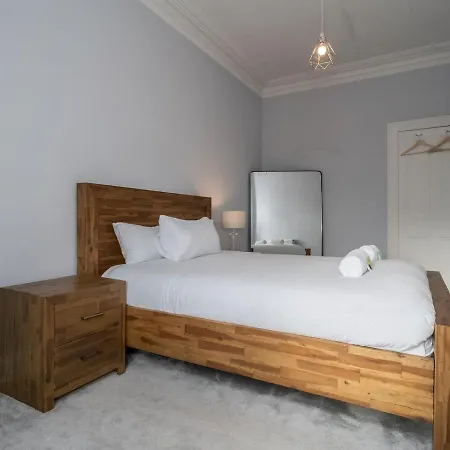 Pass The Keys Renovated And Spacious 2beds Flat In Quiet Area * 爱丁堡