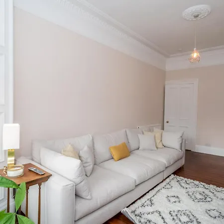 Pass The Keys Renovated And Spacious 2beds Flat In Quiet Area * 爱丁堡