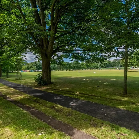 Pass The Keys Renovated 2bed Flat In Quiet Area Near The Meadows Lägenhet *