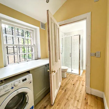 Remarkable 5br Townhouse With Garden, Sleeps 12 Appartement Édimbourg