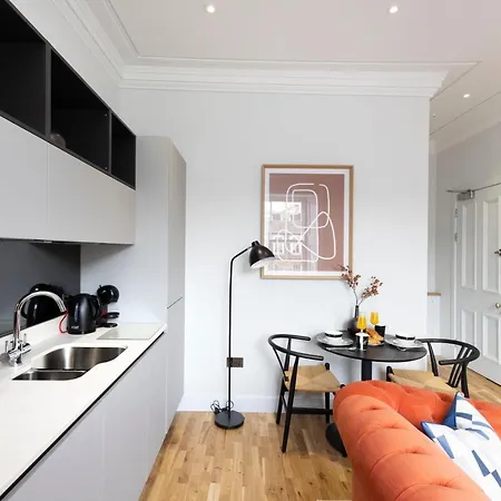 Dragon Luxury Serviced At Alva Street