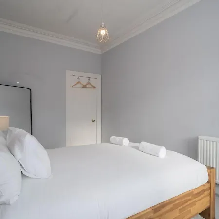 Pass The Keys Renovated And Spacious 2beds Flat In Quiet Area 公寓 *