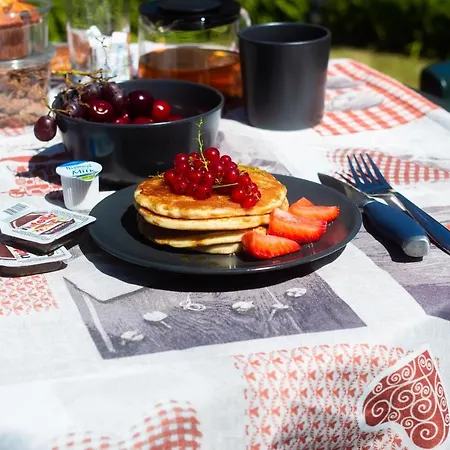 Lele's Flat - 15 Minutes To Airport & Centre