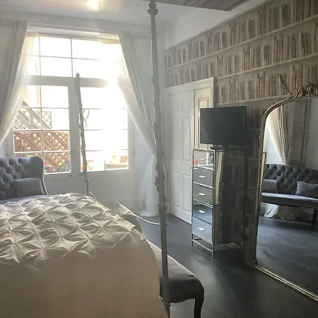 A In The - West إدنبرة