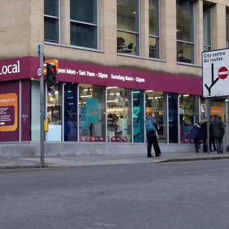 Centre Victoria Near To Castle * Edinburgh