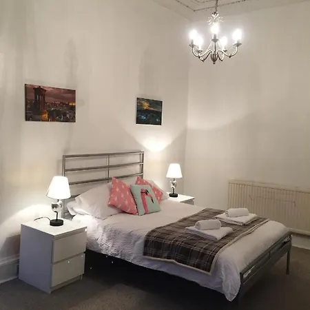 Central Edinburgh Apartment