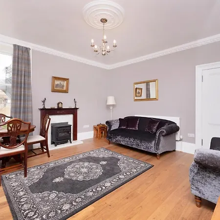 Joivy Cozy Near Castle * Edinburg