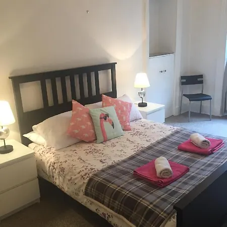 Central Edinburgh Apartment * Edinburgh