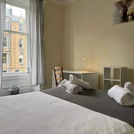 Specious Edinburgh Retreat With Famous Park Views شقة *