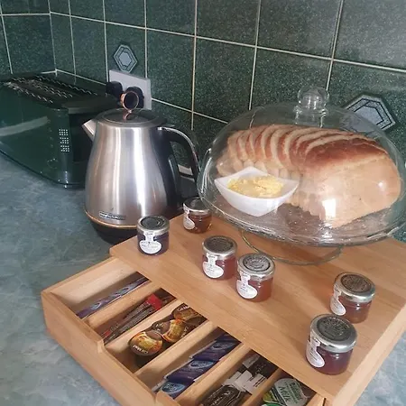 3 Bedrooms Flat In Central Old Town , Grassmarket Heart Of Flat Sleeps 6 , Eh1