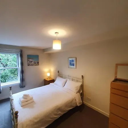 3 Bedrooms Flat In Central Old Town , Grassmarket Heart Of Flat Sleeps 6 , Eh1 *