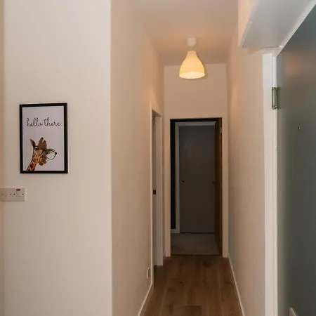 2bd Loft Style - - Free Parking - Pass The Keys דירה אדינבורו
