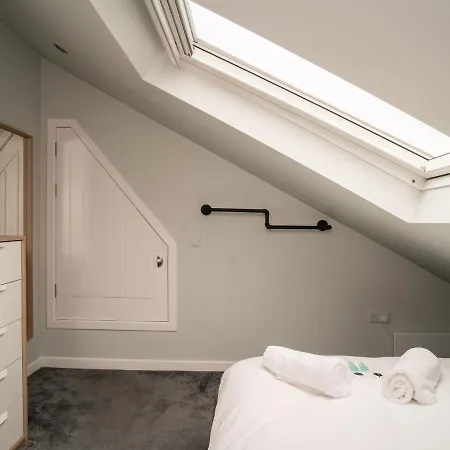Pass The Keys Stunning 3 Bed Loft Style With Free Parking Lägenhet