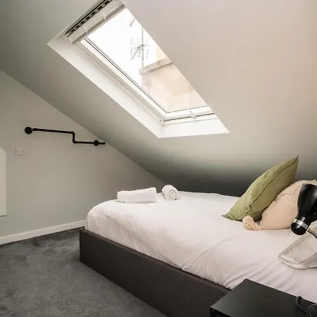 2bd Loft Style - - Free Parking - Pass The Keys