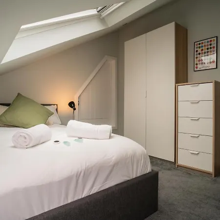Lägenhet Pass The Keys Stunning 3 Bed Loft Style With Free Parking Edinburg