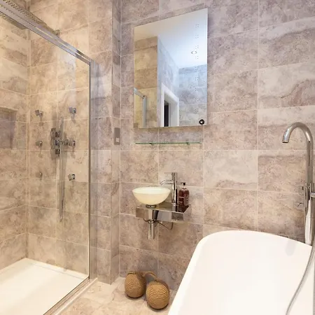 Joivy Cozy Near Castle Апартаменты Эдинбург