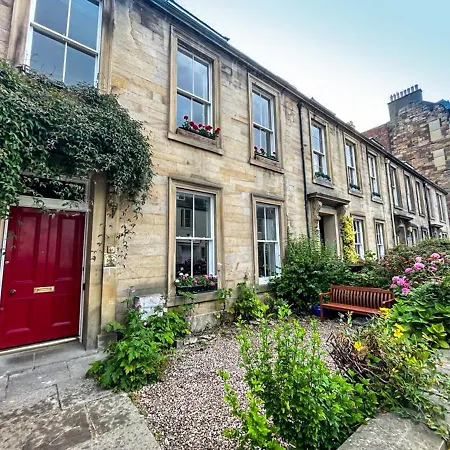 Remarkable 5br Townhouse With Garden, Sleeps 12 *